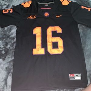 Trevor Lawrence Jersey (youth XL - adult S)